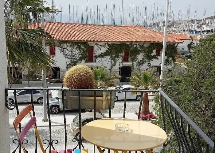 Aparthotel Marina Sahil 3*