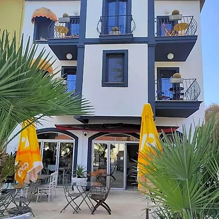 Marina Sahil Aparthotel 3*