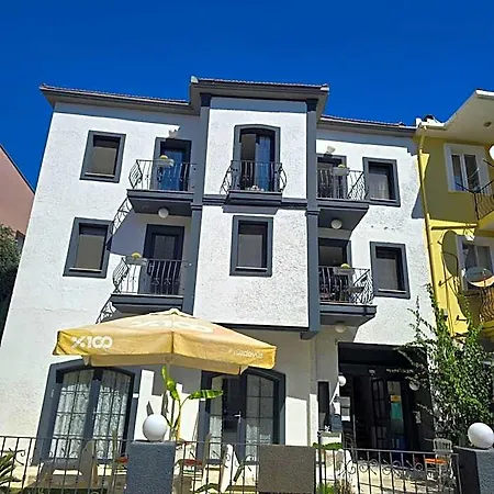 Marina Sahil Aparthotel
