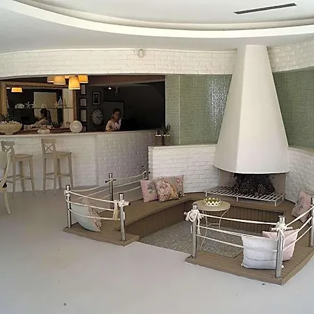 Marina Sahil Aparthotel