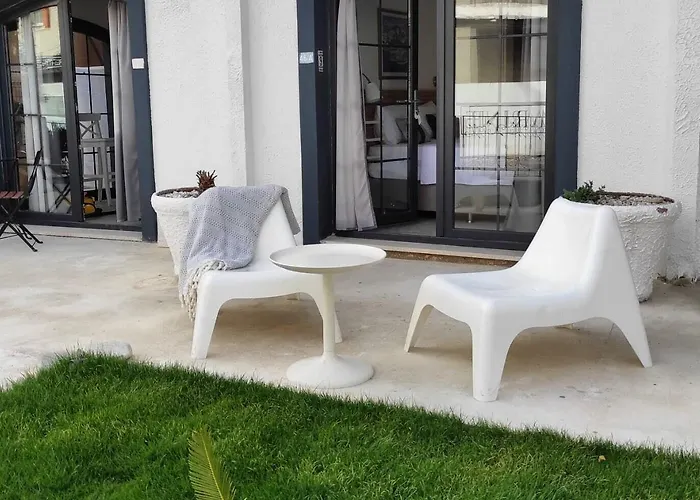 萨赫勒码头公寓式酒店 3* Çeşme